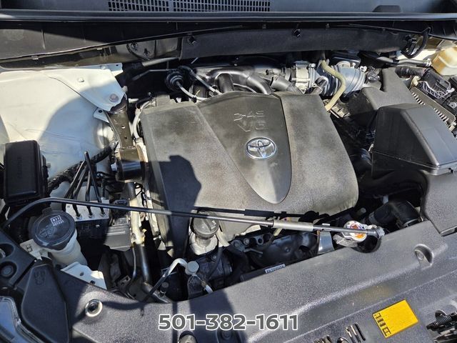 Used 2019 Toyota Highlander Limited Platinum FWD image 26