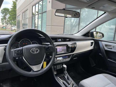 Used 2016 Toyota Corolla LE FWD image 15