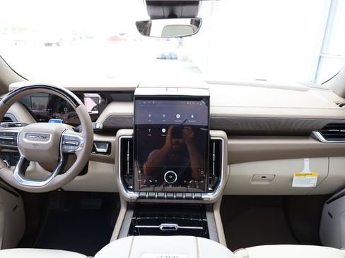 New 2026 GMC Yukon Denali w/ Denali Reserve Package image 30