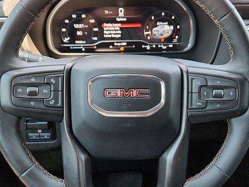 Used 2023 GMC Yukon XL AT4 w/ AT4 Premium Plus Package AWD/4WD image 19