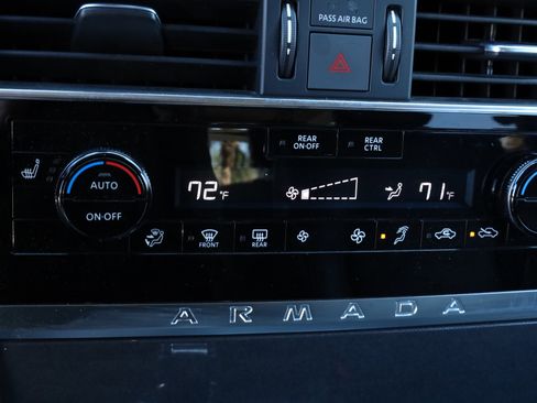 Used 2024 Nissan Armada SV image 8