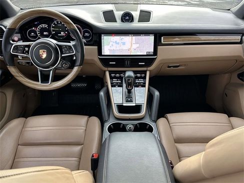 Used 2019 Porsche Cayenne E-Hybrid image 16