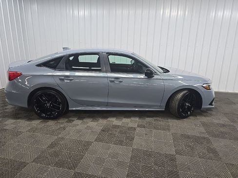 Used 2023 Honda Civic Sport image 2