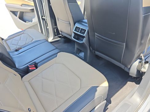 Used 2024 Volkswagen Atlas Cross Sport SE w/ Panoramic Sunroof Package image 11