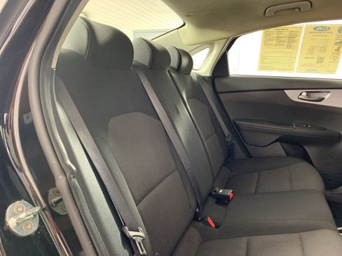 Used 2022 Kia Forte LXS FWD image 32