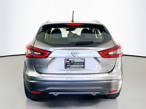 Used 2021 Nissan Rogue Sport SV w/ Technology Package image 6