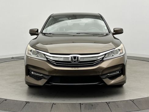 Used 2017 Honda Accord Hybrid Sedan image 2