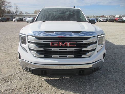 New 2026 GMC Sierra 1500 SLE image 12