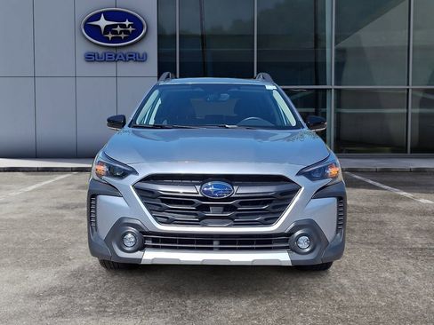 Certified 2025 Subaru Outback Limited AWD/4WD image 3