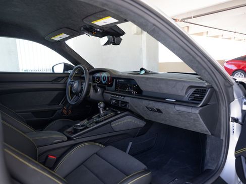 Used 2026 Porsche 911 GT3 RWD image 32