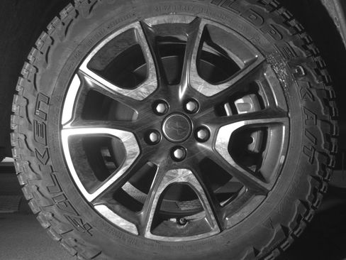 Used 2025 Jeep Compass Trailhawk image 12