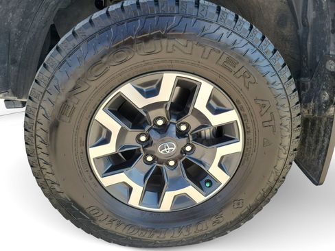 Used 2023 Toyota Tacoma TRD Off-Road AWD/4WD image 19