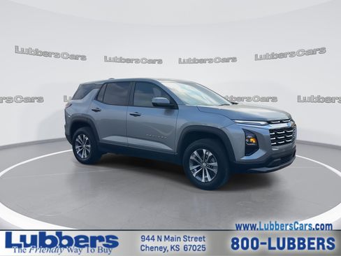 Used 2025 Chevrolet Equinox LT image 2