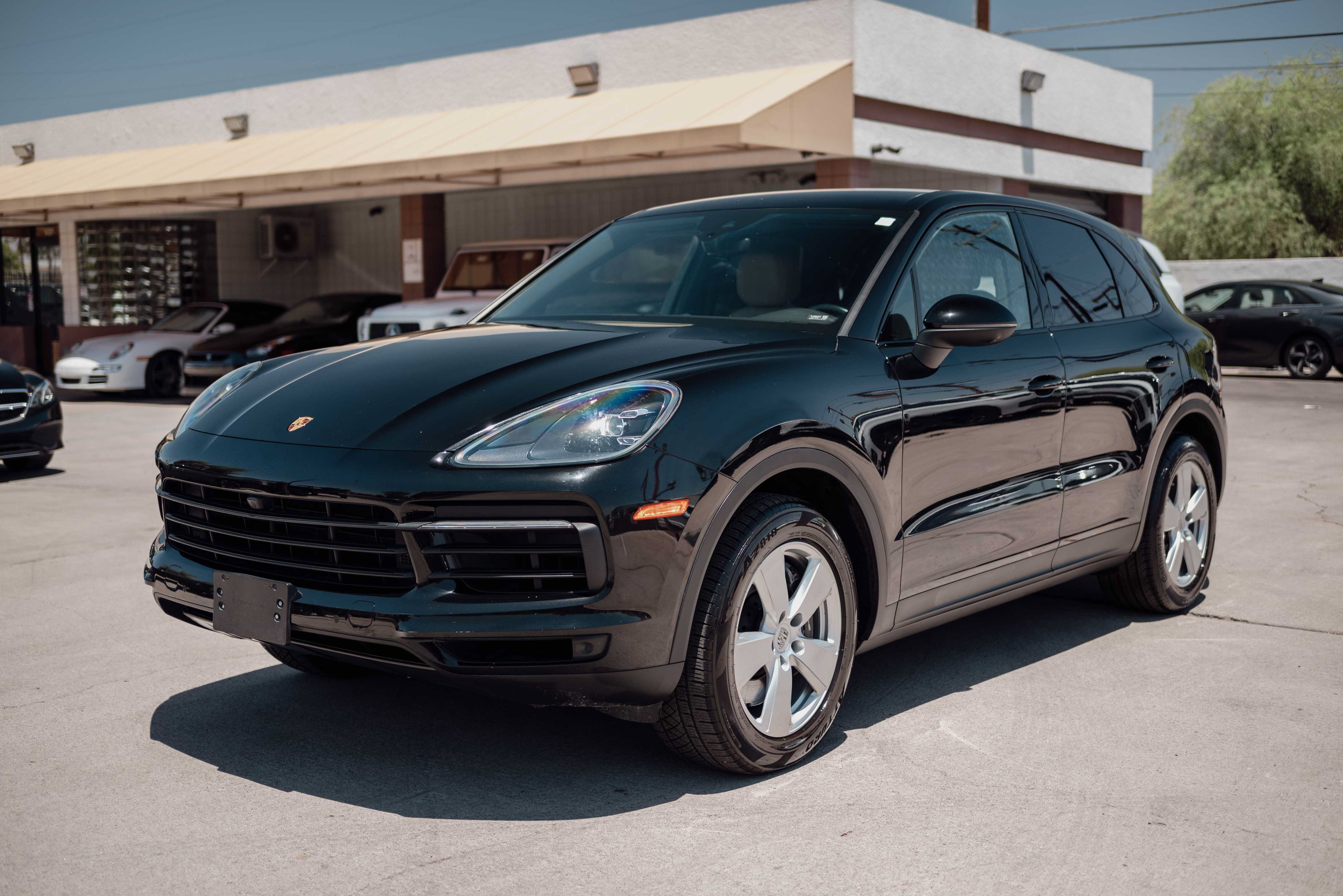 Used 2023 Porsche Cayenne AWD/4WD image 1