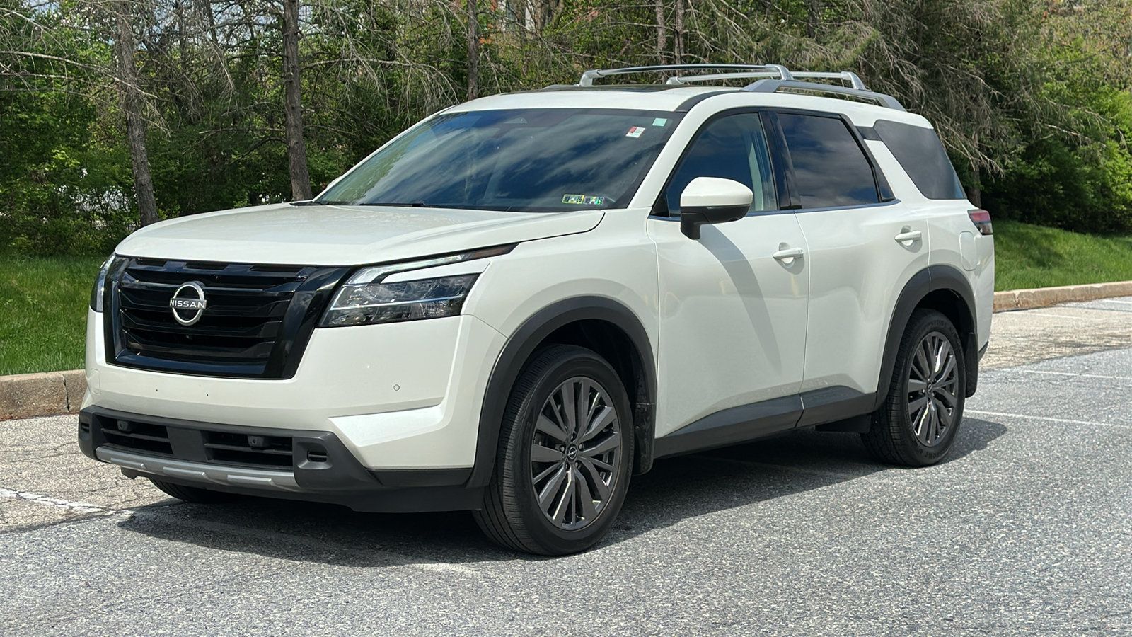 Certified 2024 Nissan Pathfinder SL w/ SL Premium Package AWD/4WD image 2