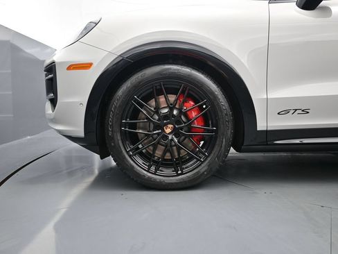 New 2026 Porsche Cayenne GTS AWD/4WD image 7