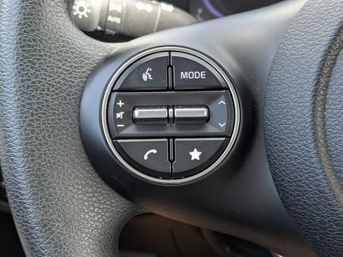 Certified 2025 Kia Soul LX w/ LX Technology Package FWD image 22