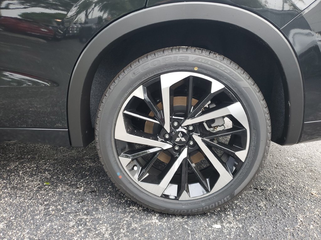 Used 2025 Mitsubishi Outlander SEL AWD/4WD image 8
