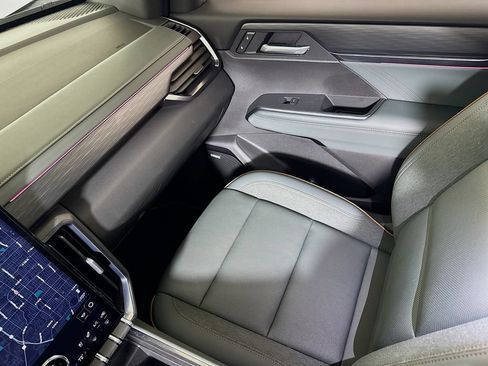 Certified 2026 GMC Acadia AT4 w/ Luxury Package AWD/4WD image 23