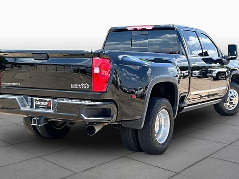Used 2025 Chevrolet Silverado 3500 High Country w/ High Country Premium Package AWD/4WD image 13