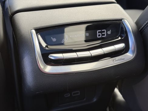 Certified 2025 Cadillac XT6 Premium Luxury image 15