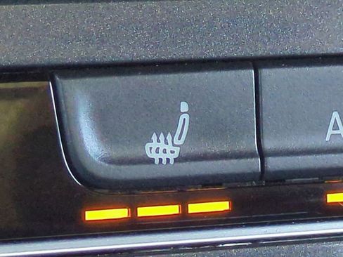 Used 2024 Volkswagen Tiguan SE image 24