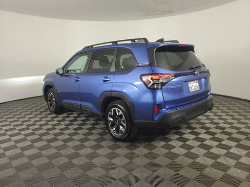 Used 2026 Subaru Forester Premium image 6