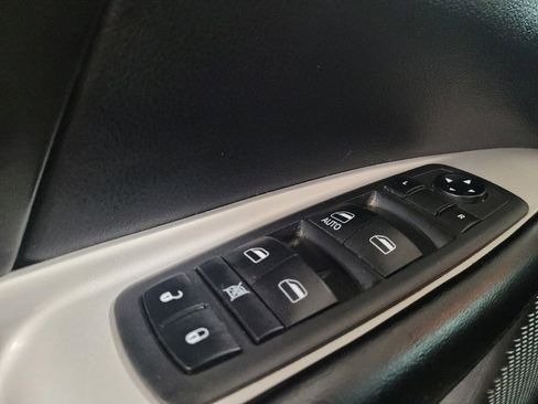 Used 2019 Dodge Journey SE w/ Blacktop Package FWD image 27