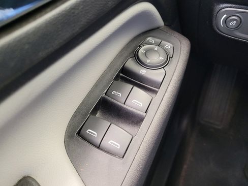 Used 2019 Chevrolet Equinox LS FWD image 27