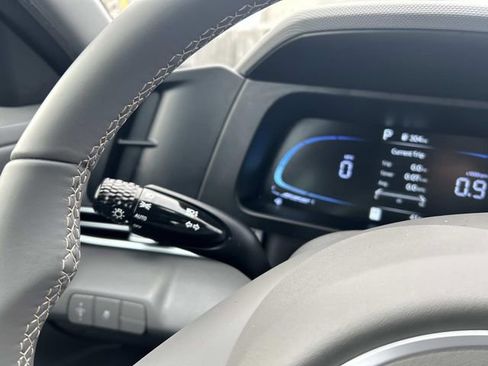 Certified 2025 Hyundai Elantra Sport image 24