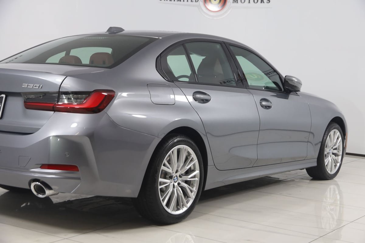 Used 2023 BMW 330i xDrive Sedan w/ Convenience Package AWD/4WD image 38