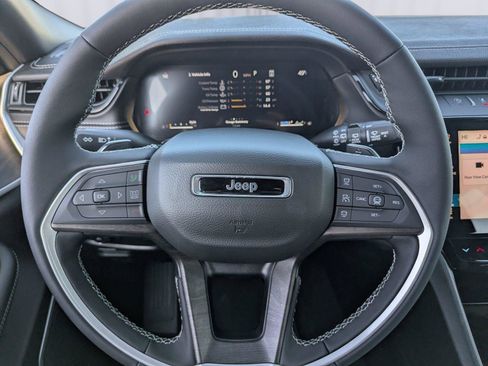New 2026 Jeep Grand Cherokee Limited RWD image 18