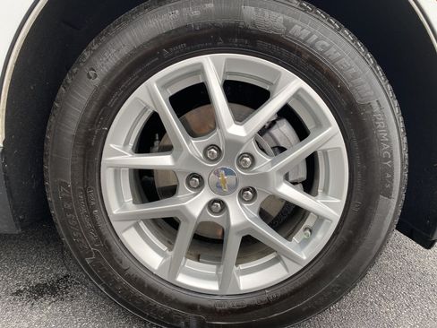 Used 2024 Chevrolet Equinox LS FWD image 13