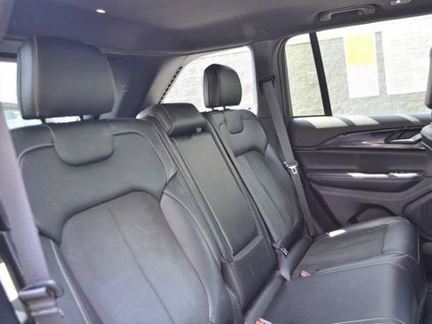 Used 2023 Jeep Grand Cherokee Altitude AWD/4WD image 37