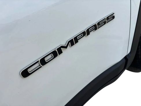 Used 2023 Jeep Compass Limited AWD/4WD image 9