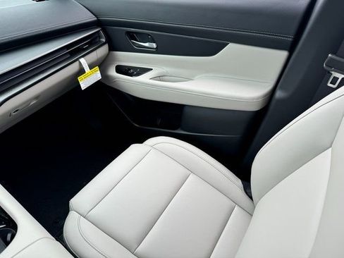 Used 2025 Nissan Murano SV image 11