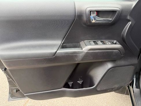 Used 2021 Toyota Tacoma TRD Sport AWD/4WD image 10