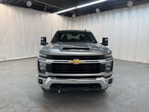 Certified 2025 Chevrolet Silverado 2500 LT w/ Convenience Package image 9