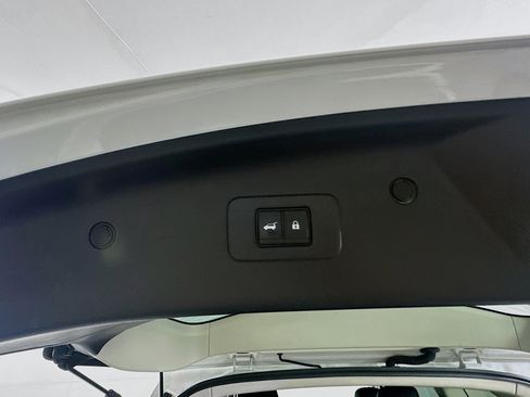 Used 2024 Nissan Armada SL w/ Captain's Chairs Package image 32