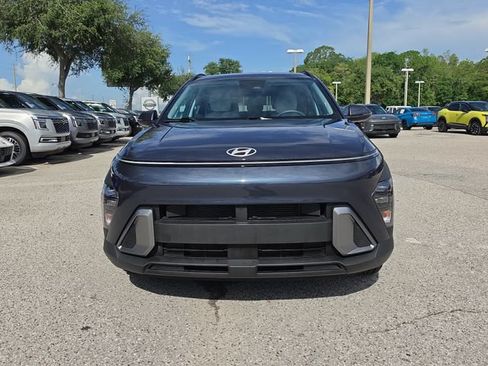 Used 2025 Hyundai Kona SEL FWD image 3