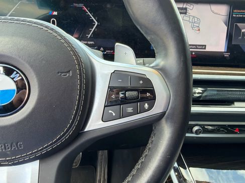 Used 2023 BMW X7 xDrive40i w/ Executive Package image 17