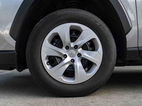 Used 2024 Toyota RAV4 LE AWD/4WD image 14