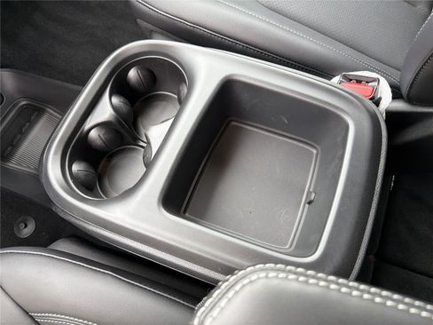 New 2026 Chrysler Pacifica Select FWD image 30