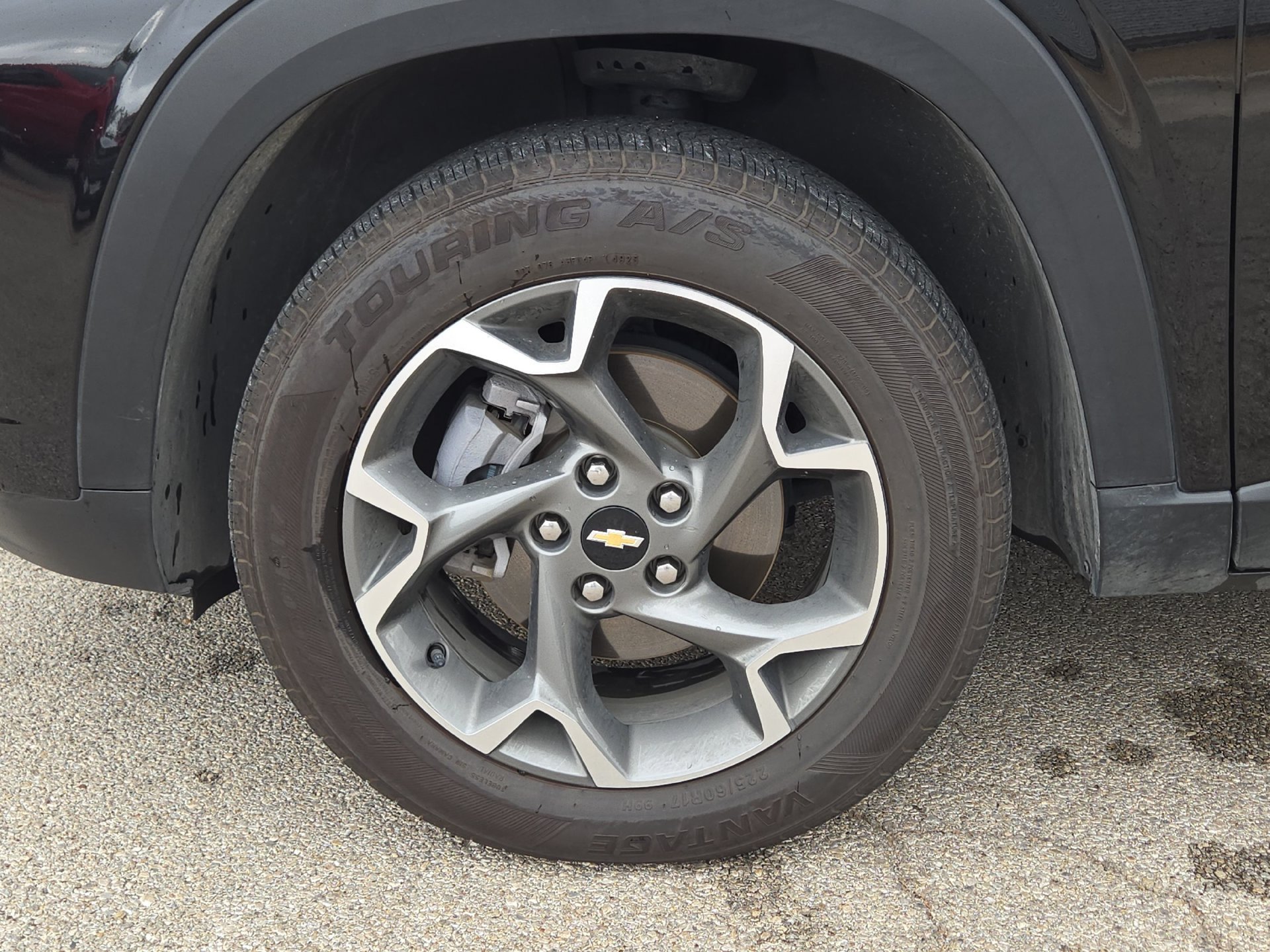 Used 2025 Chevrolet Trax LT FWD image 11