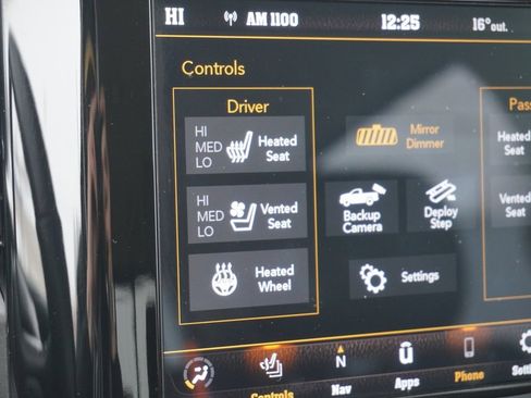 Used 2020 RAM 1500 Laramie image 31