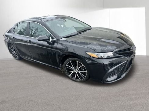 Certified 2023 Toyota Camry SE image 6