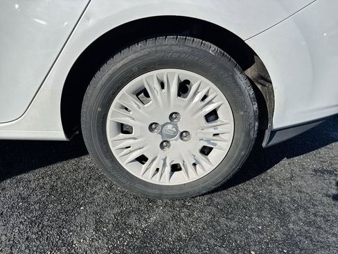 Used 2015 Ford Fiesta S image 24