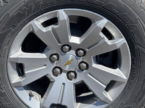 Used 2022 Chevrolet Colorado LT w/ LT Convenience Package AWD/4WD image 24