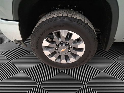 Used 2025 Chevrolet Silverado 2500 LT w/ All Star Edition image 8