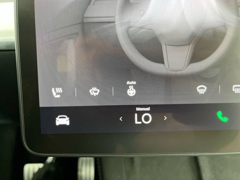 Used 2023 Tesla Model Y Performance AWD/4WD image 19